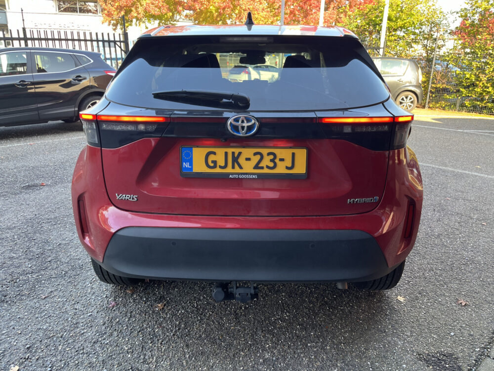 57562095-toyota-yaris-cross-2021