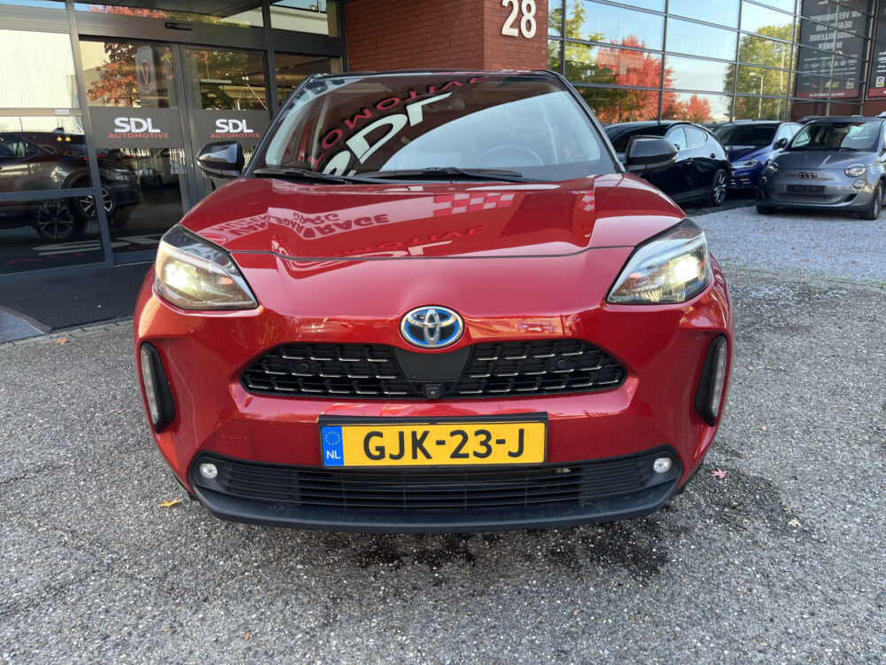 57562095-toyota-yaris-cross-2021