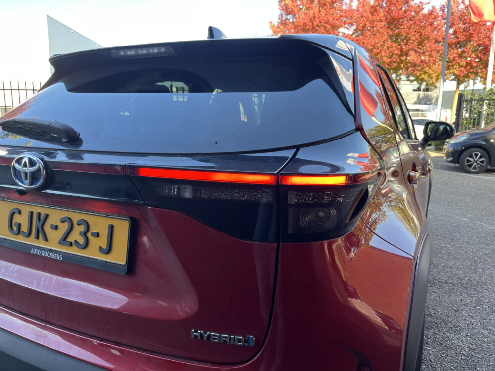 57562095-toyota-yaris-cross-2021
