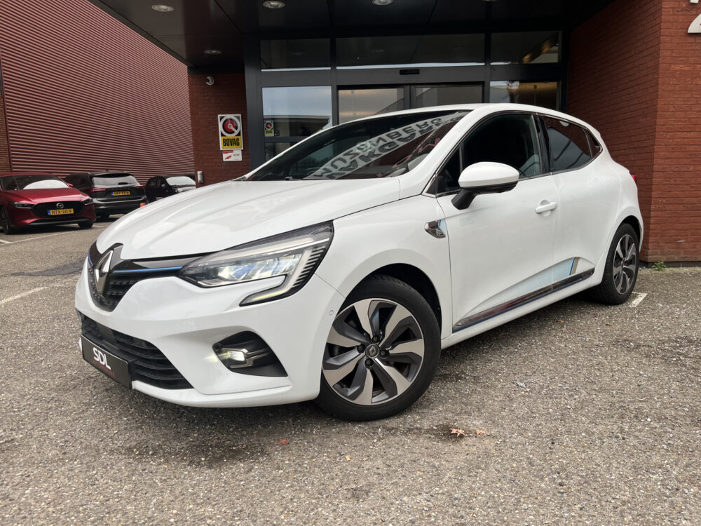 57568364-renault-clio-2020