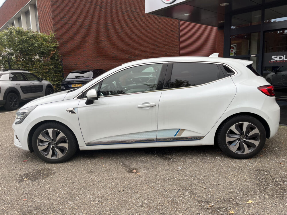 57568364-renault-clio-2020