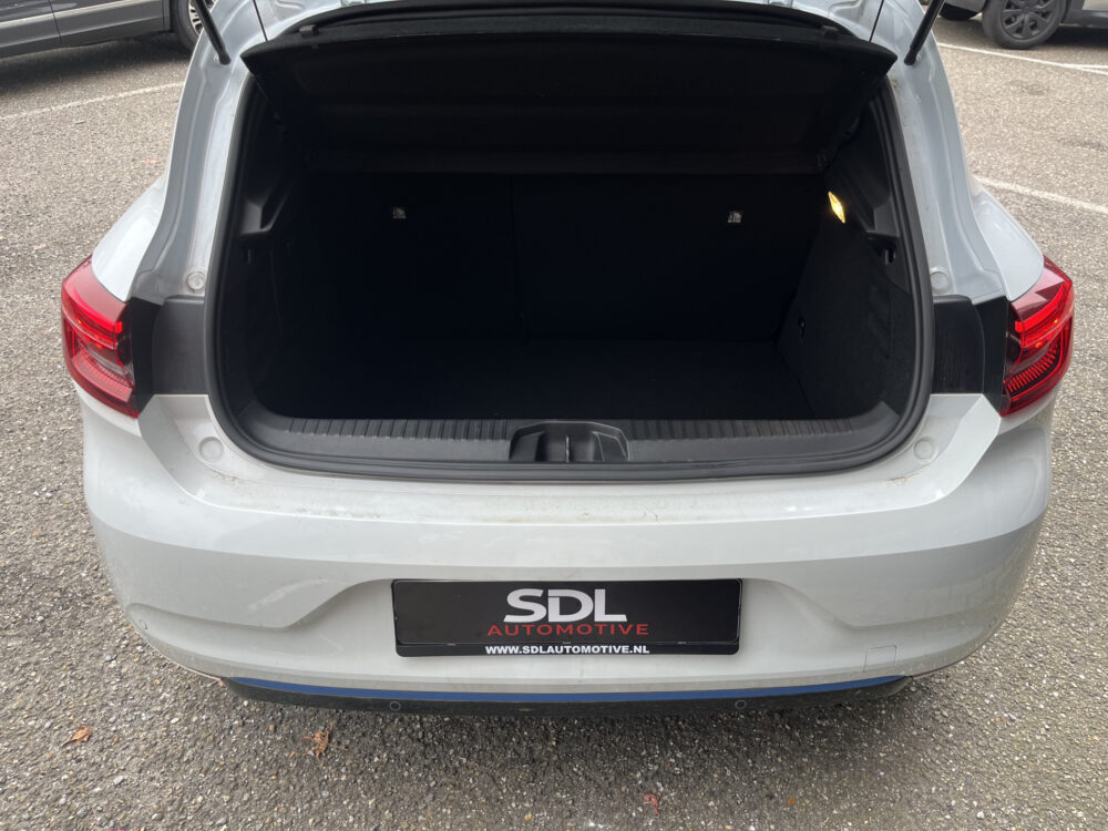 57568364-renault-clio-2020
