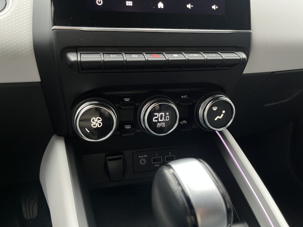 57568364-renault-clio-2020