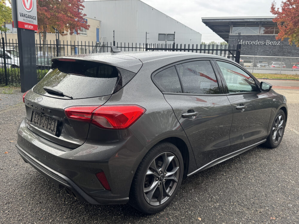 57596660-ford-focus-2020