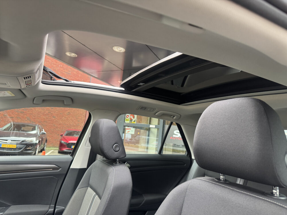 57597962-volkswagen-t-roc-2019
