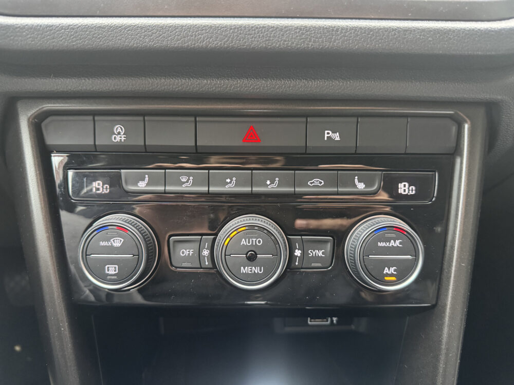 57597962-volkswagen-t-roc-2019