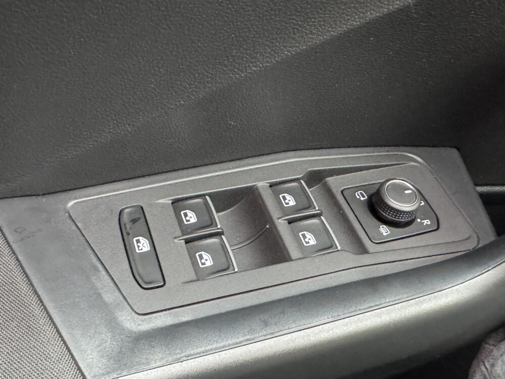 57597962-volkswagen-t-roc-2019
