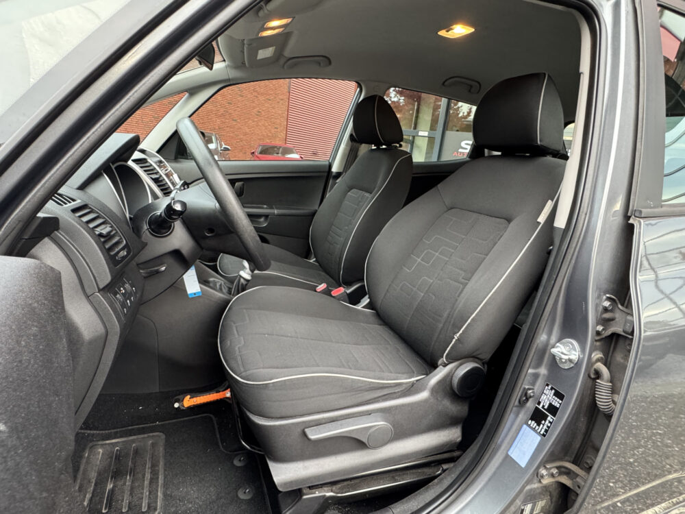 57598705-kia-venga-2010