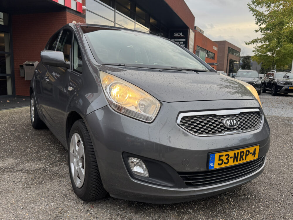 57598705-kia-venga-2010