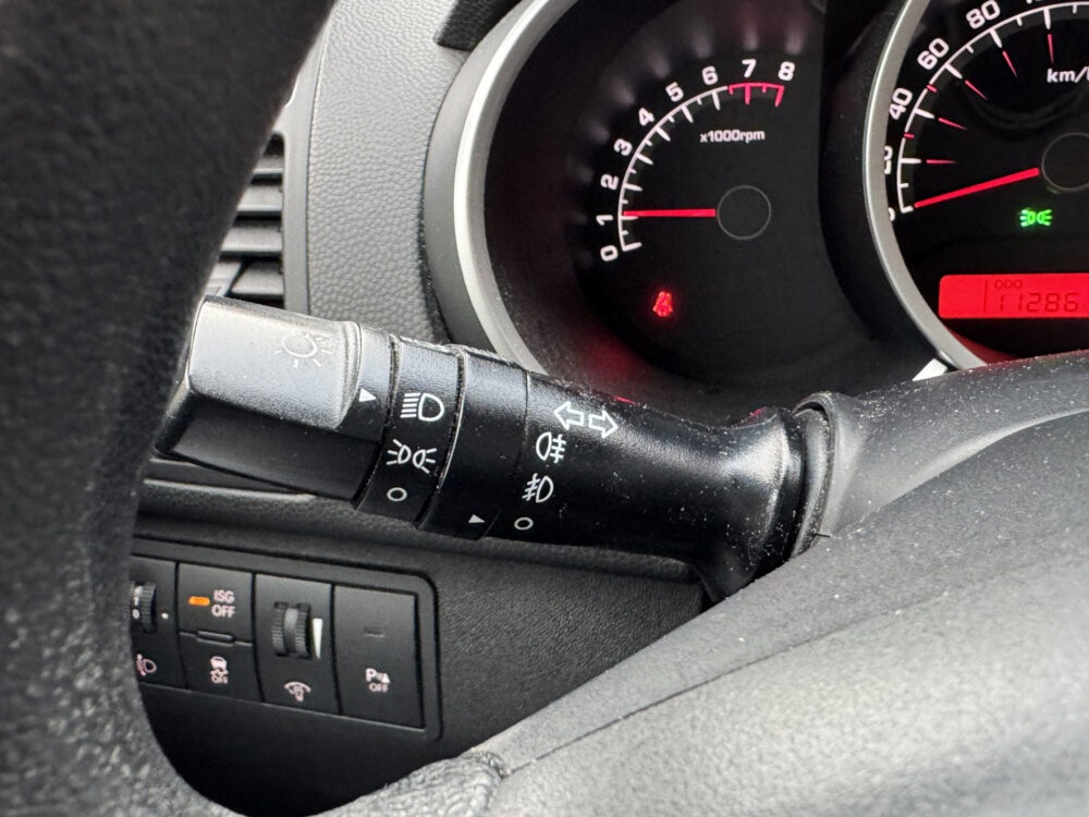 57598705-kia-venga-2010