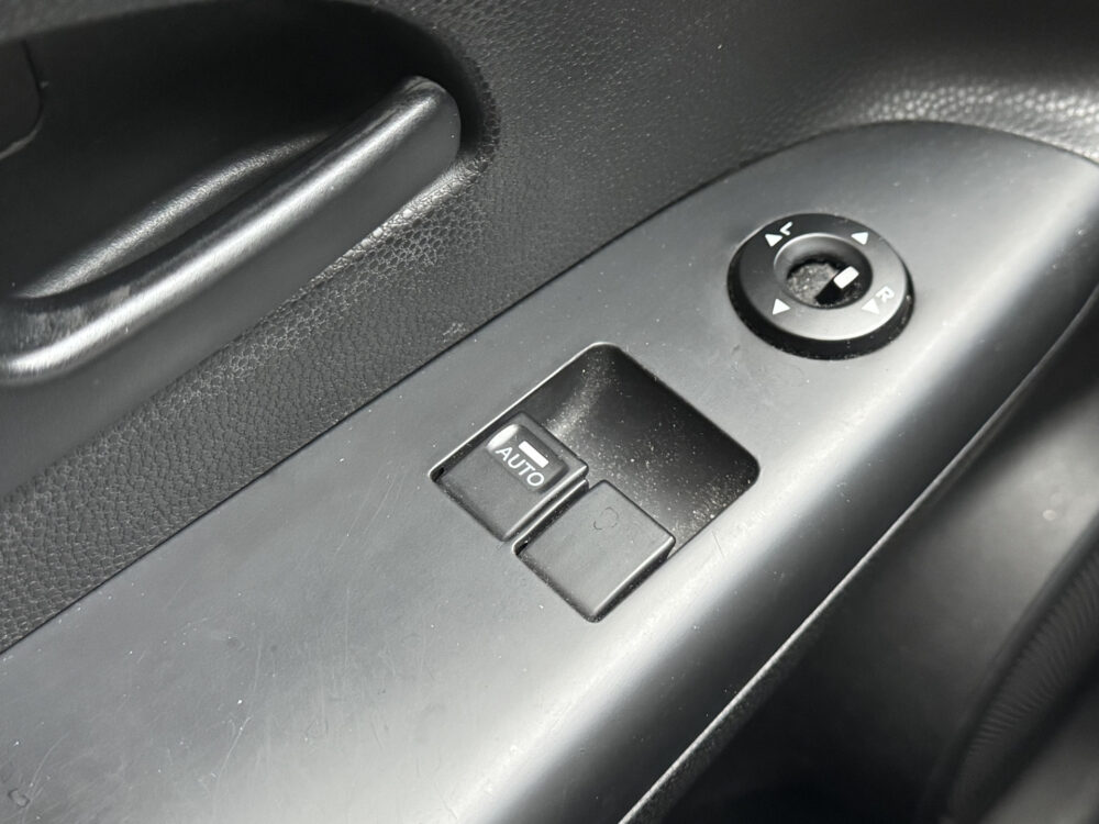 57598705-kia-venga-2010