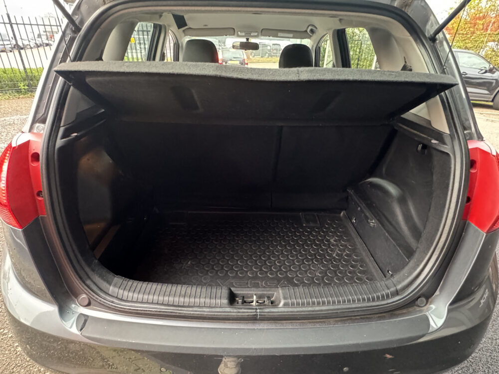 57598705-kia-venga-2010