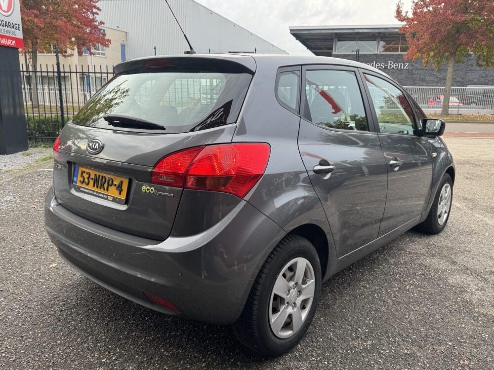 57598705-kia-venga-2010