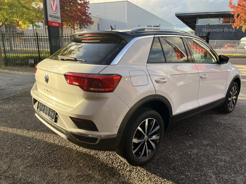 57627075-volkswagen-t-roc-2019