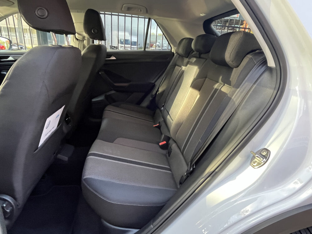57627075-volkswagen-t-roc-2019