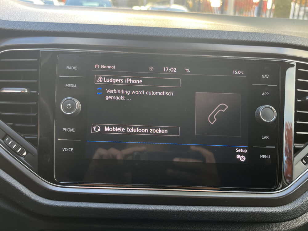 57627075-volkswagen-t-roc-2019