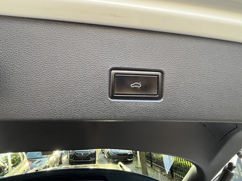 57627075-volkswagen-t-roc-2019