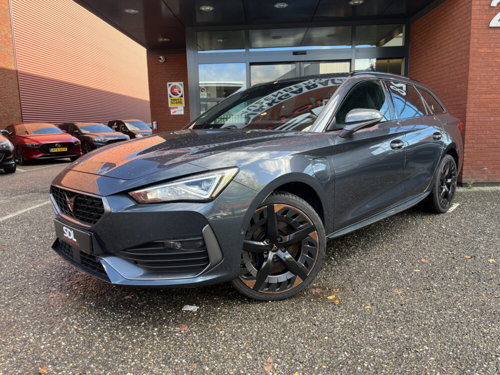 57627324-cupra-leon-sportstourer-2020