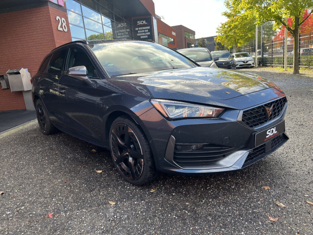 57627324-cupra-leon-sportstourer-2020