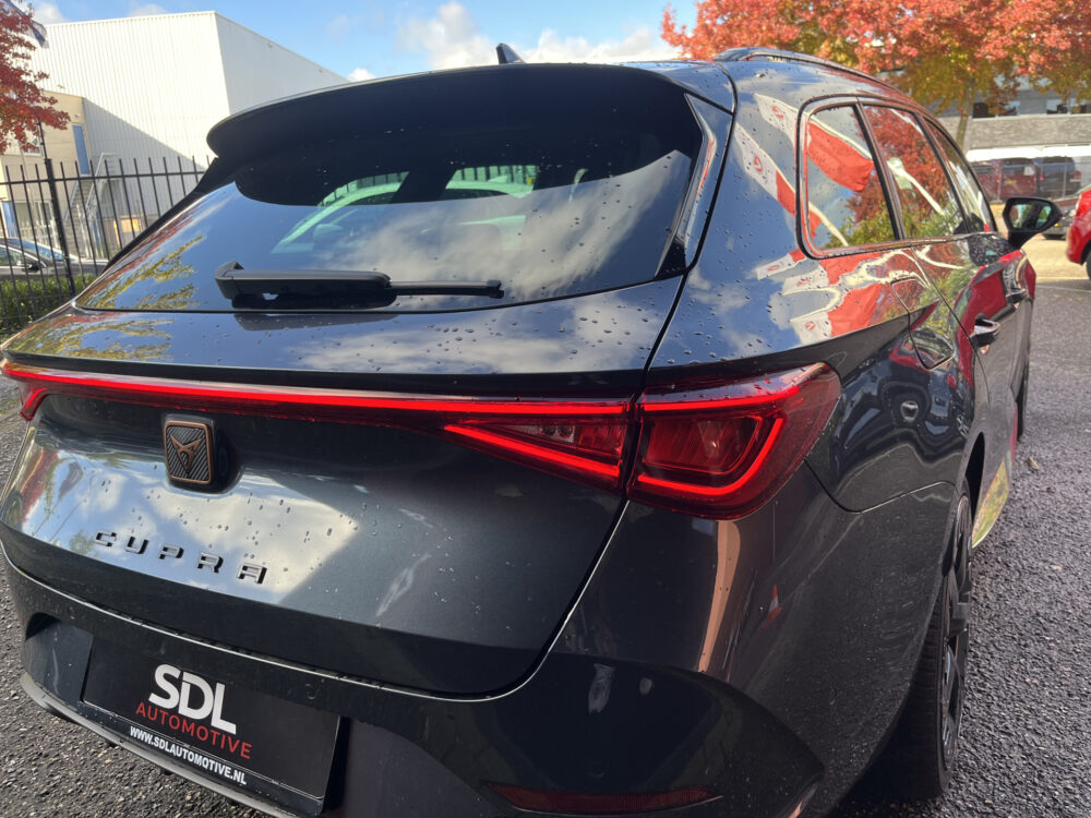 57627324-cupra-leon-sportstourer-2020