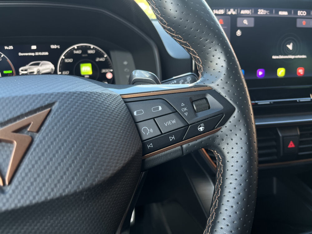 57627324-cupra-leon-sportstourer-2020