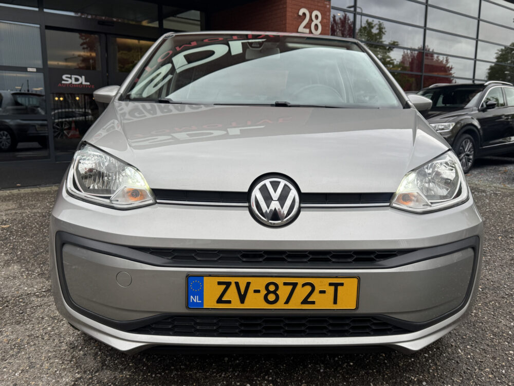 57672564-volkswagen-up-2019