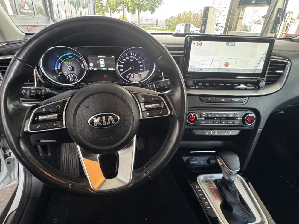 57678438-kia-xceed-2021