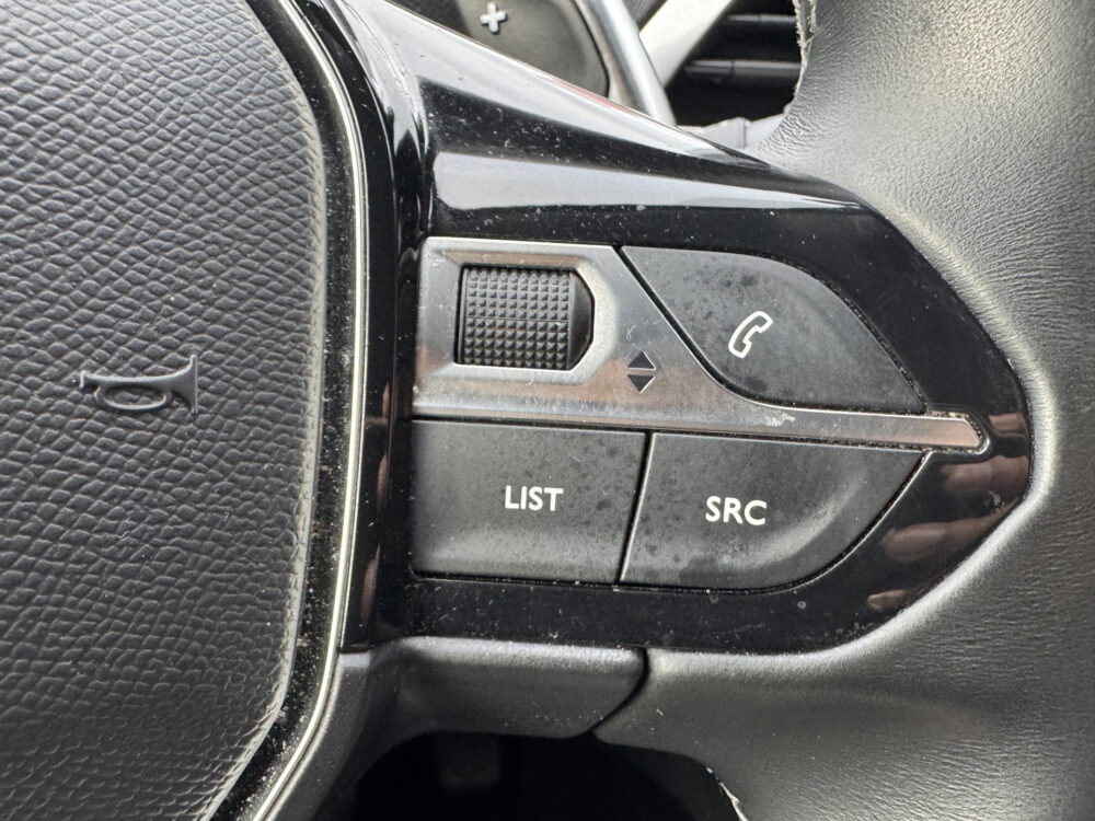 57679734-peugeot-3008-2022