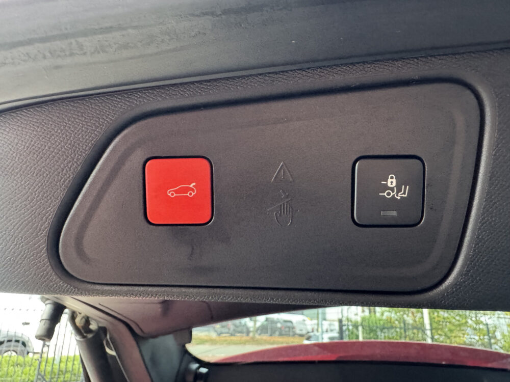 57679734-peugeot-3008-2022