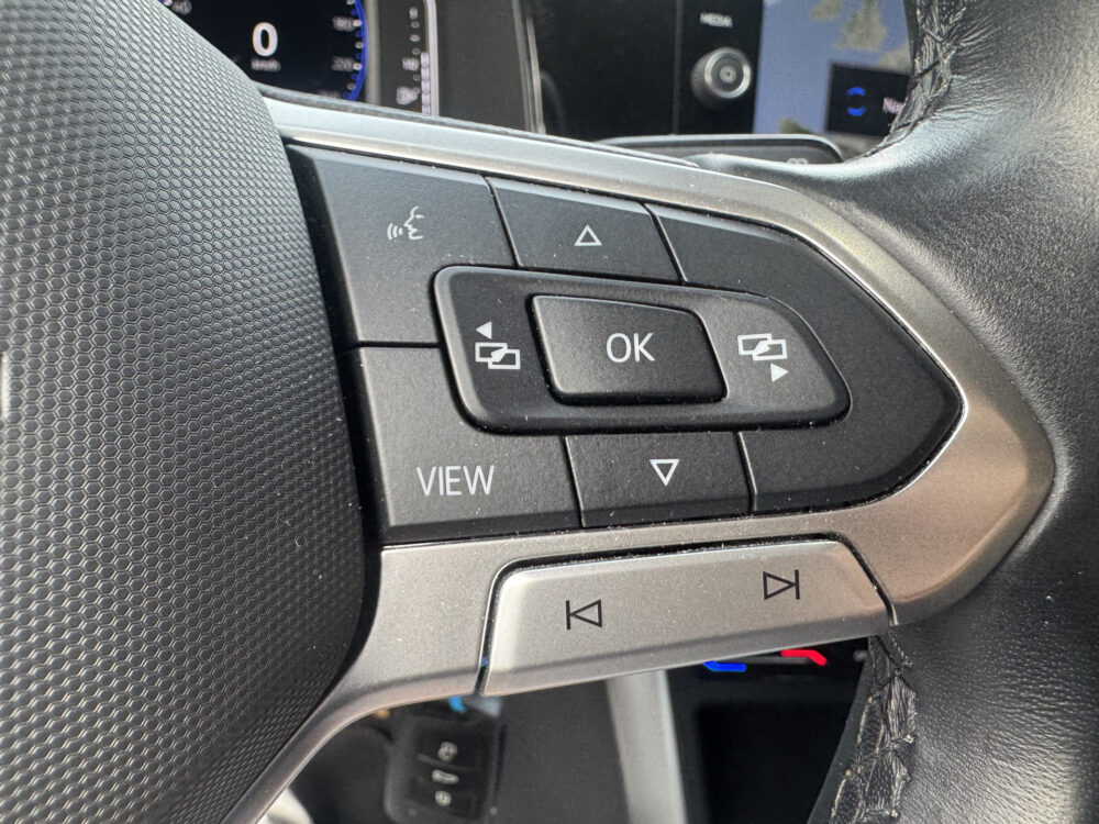 57724579-volkswagen-taigo-2023