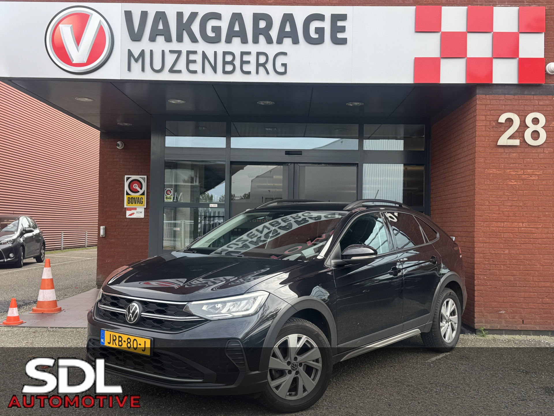 57724579-volkswagen-taigo-2023