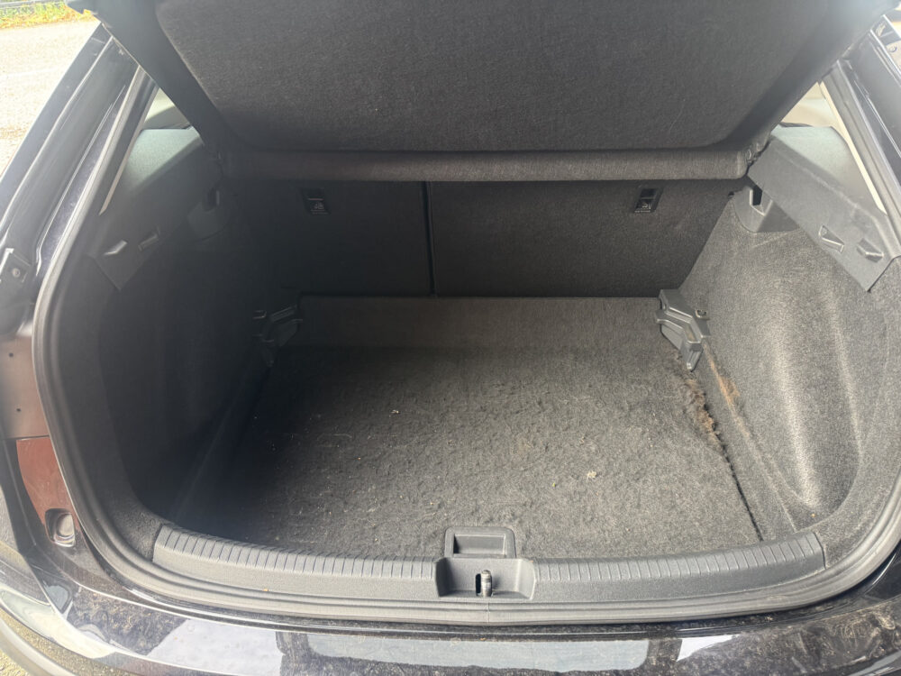 57724579-volkswagen-taigo-2023