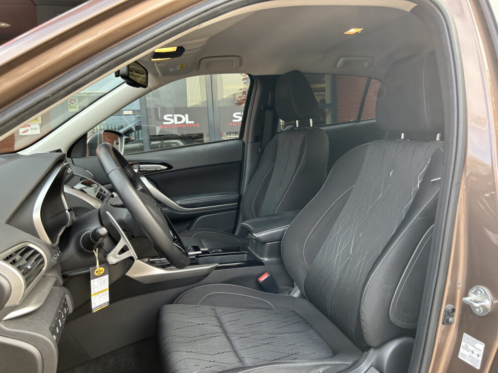 57814034-mitsubishi-eclipse-cross-2019