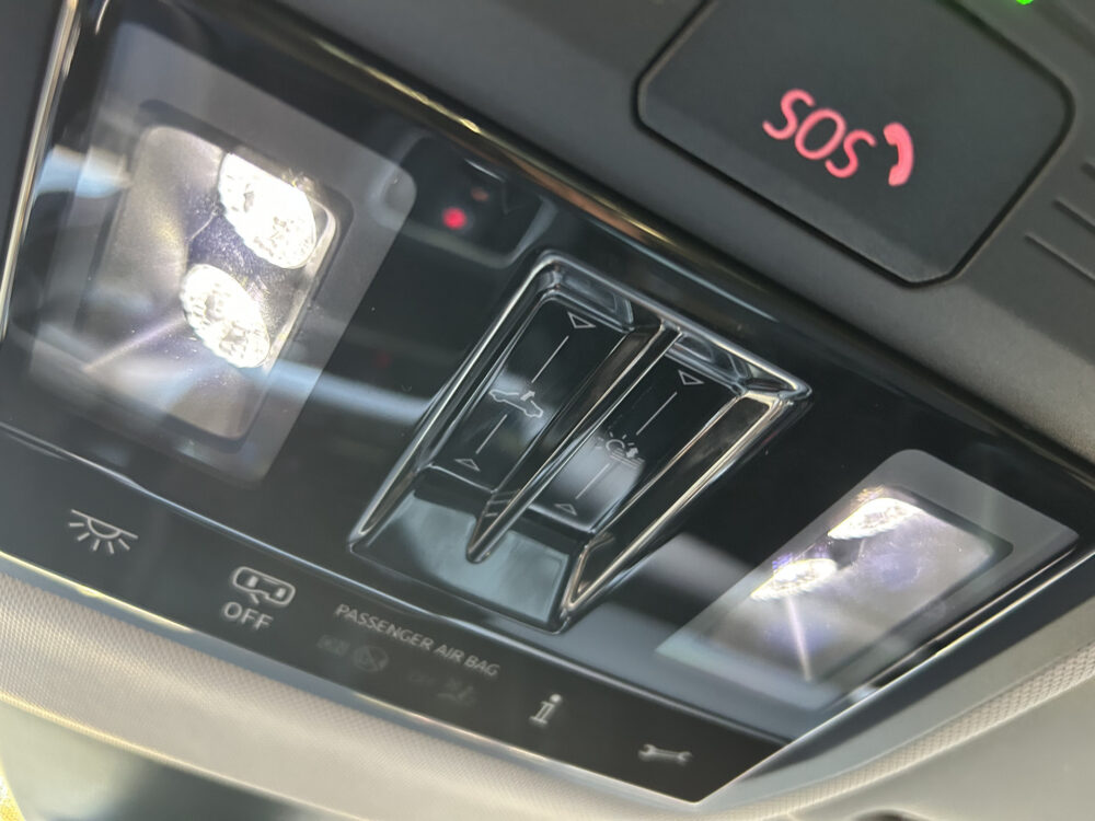57816348-seat-leon-2021
