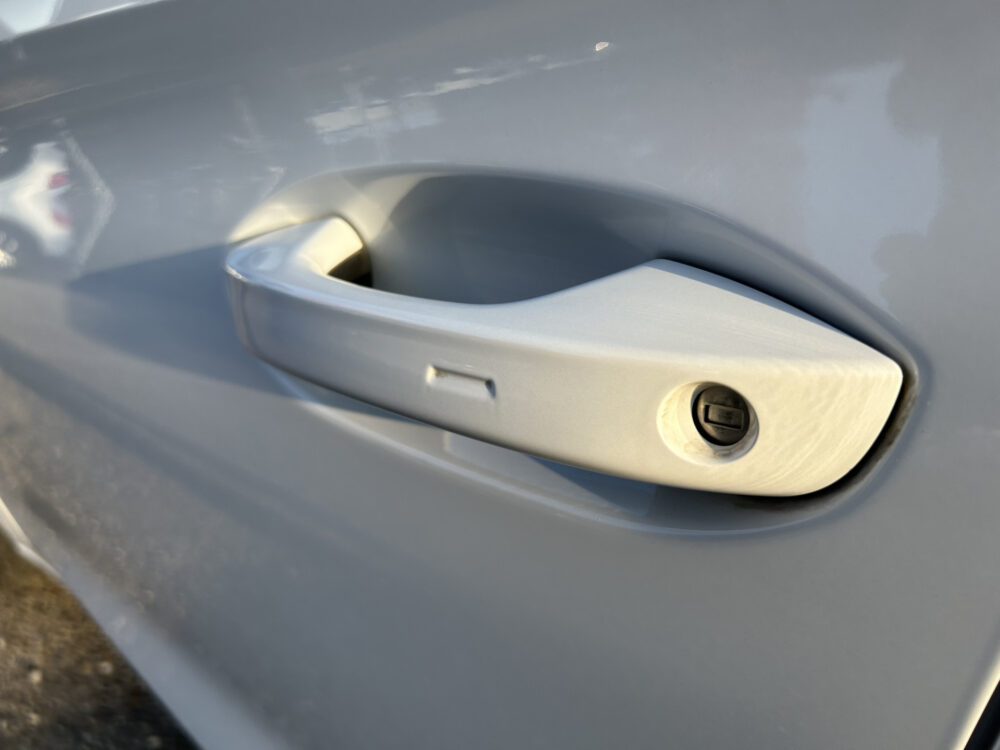57816348-seat-leon-2021