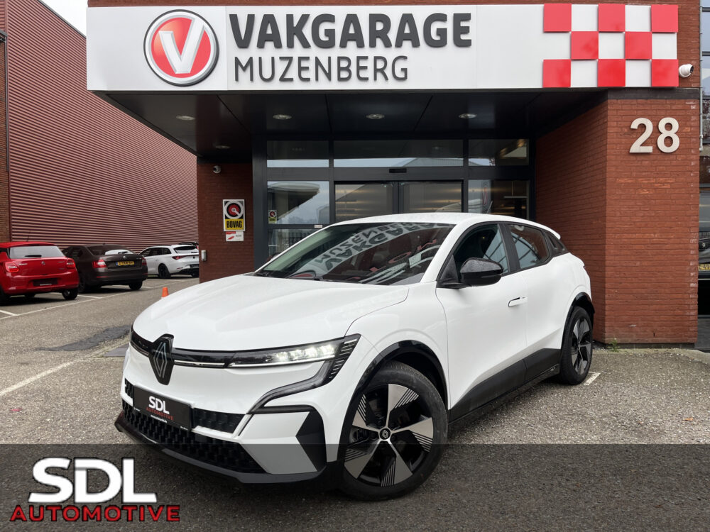 57855657-renault-megane-2023