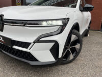 57855657-renault-megane-2023