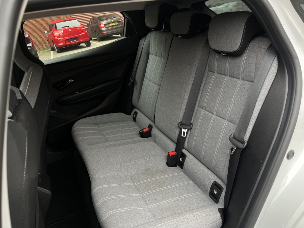 57855657-renault-megane-2023
