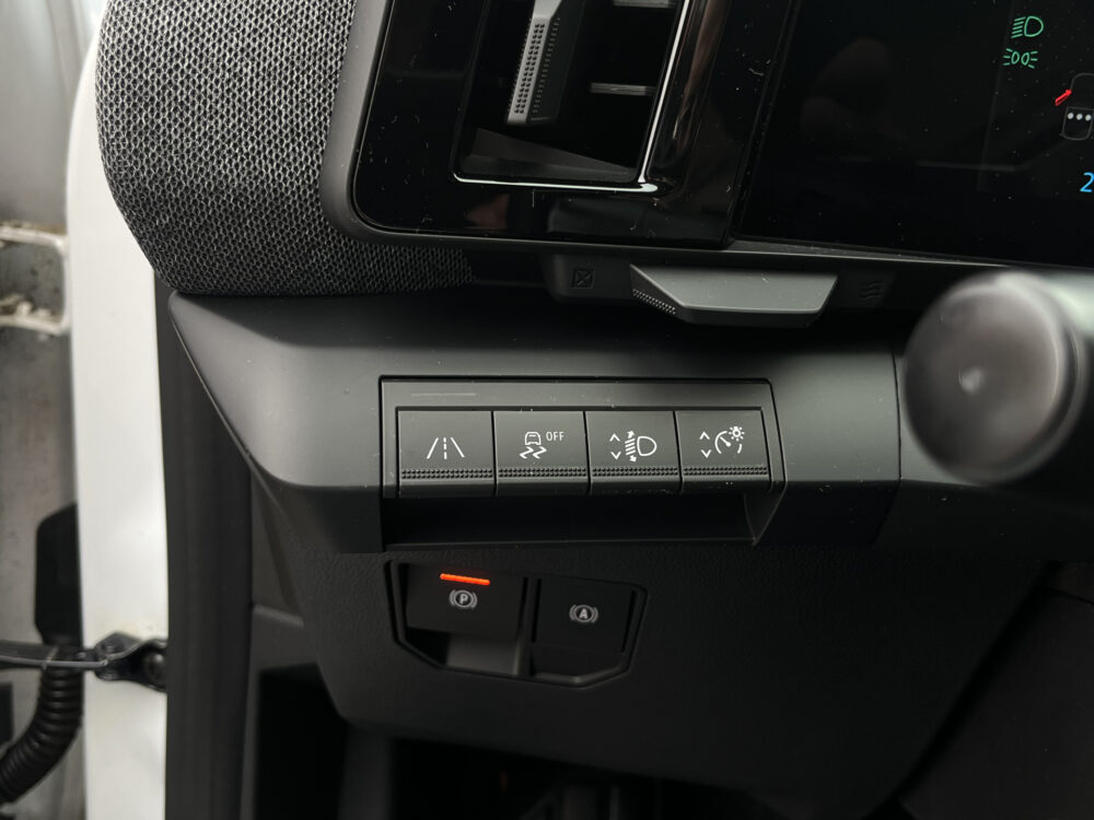 57855657-renault-megane-2023