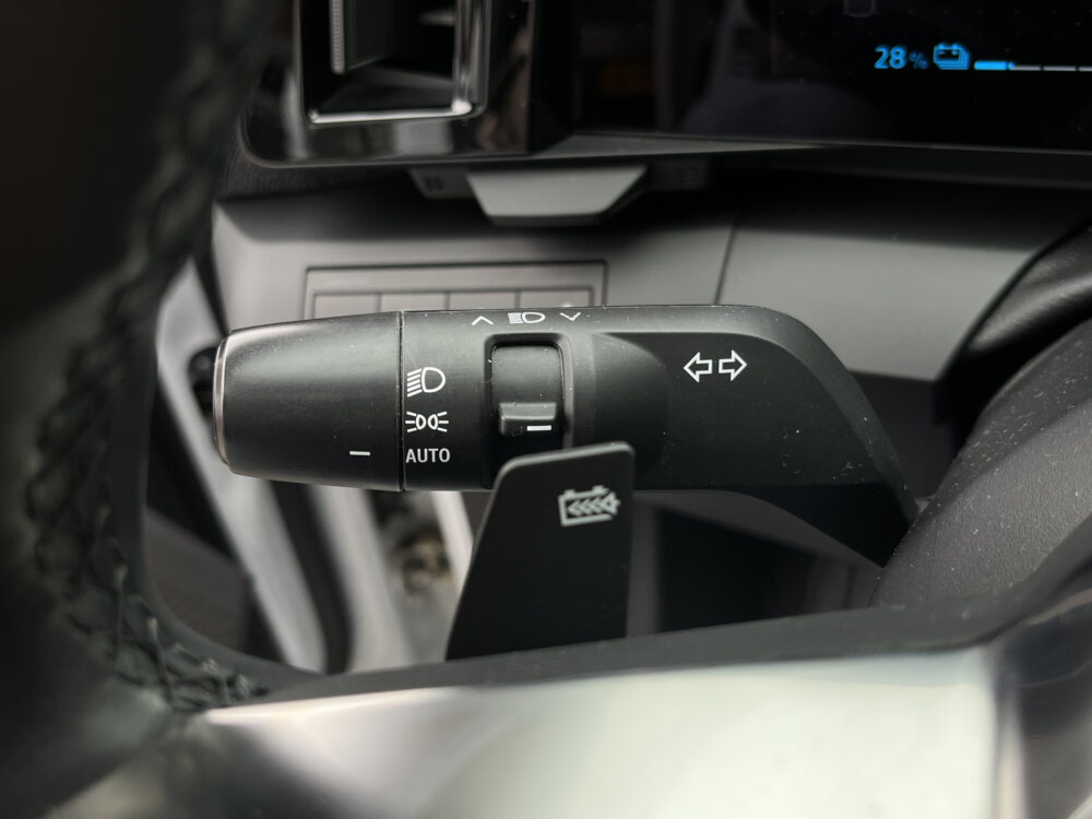 57855657-renault-megane-2023