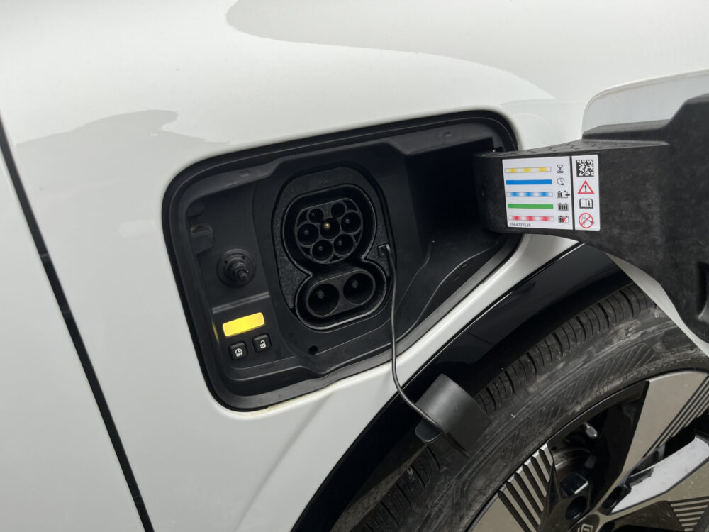 57855657-renault-megane-2023