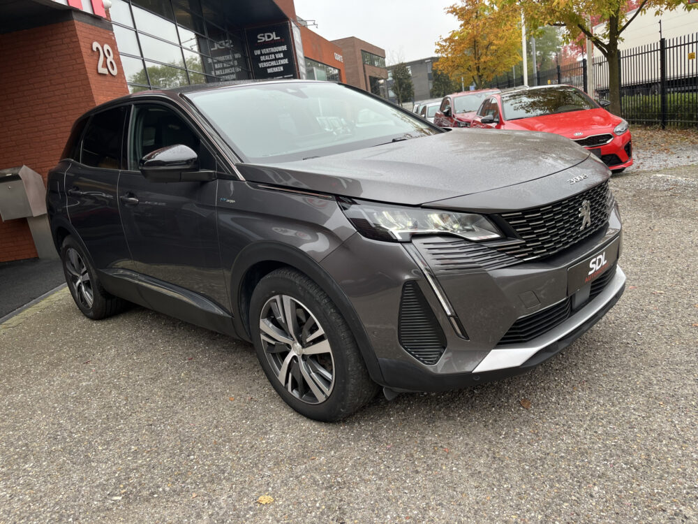 57855920-peugeot-3008-2022