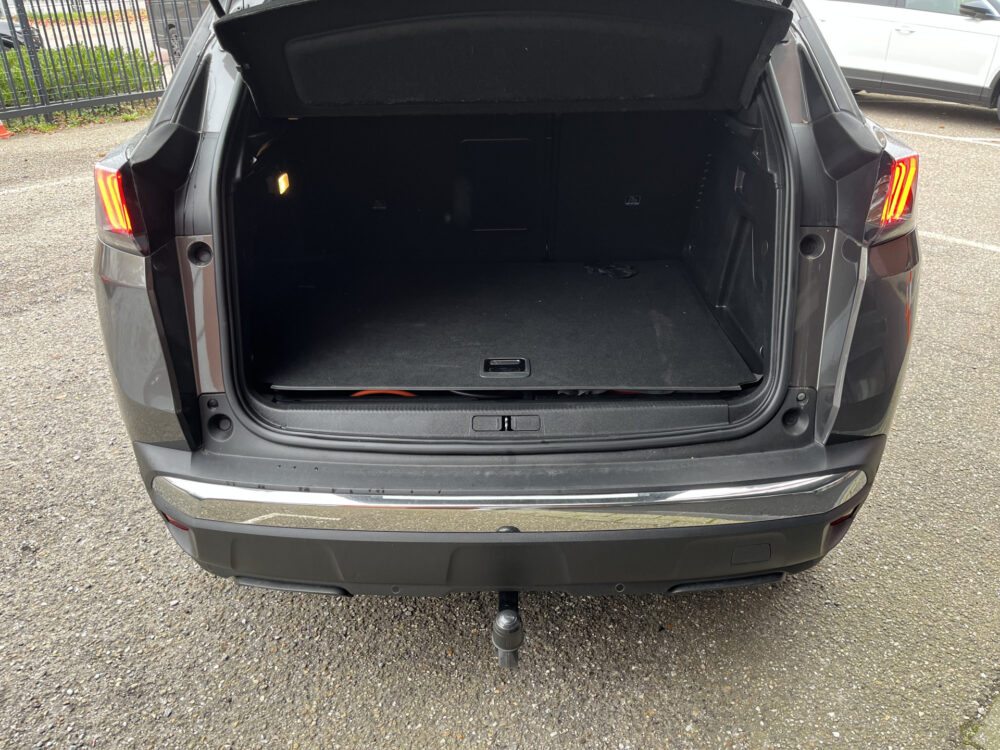 57855920-peugeot-3008-2022