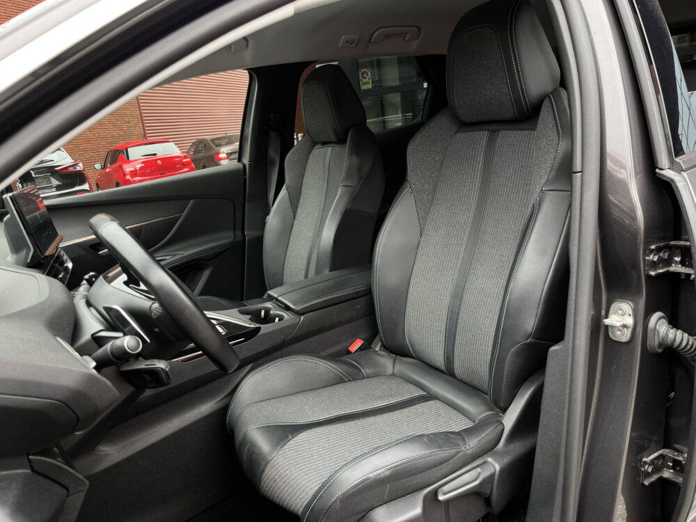 57855920-peugeot-3008-2022