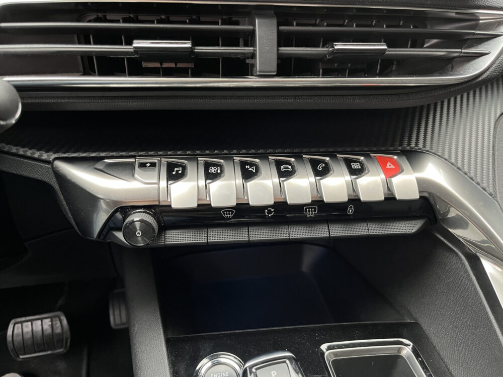 57855920-peugeot-3008-2022