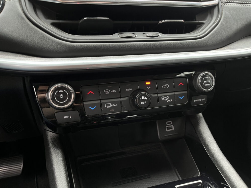 57856505-jeep-compass-2022