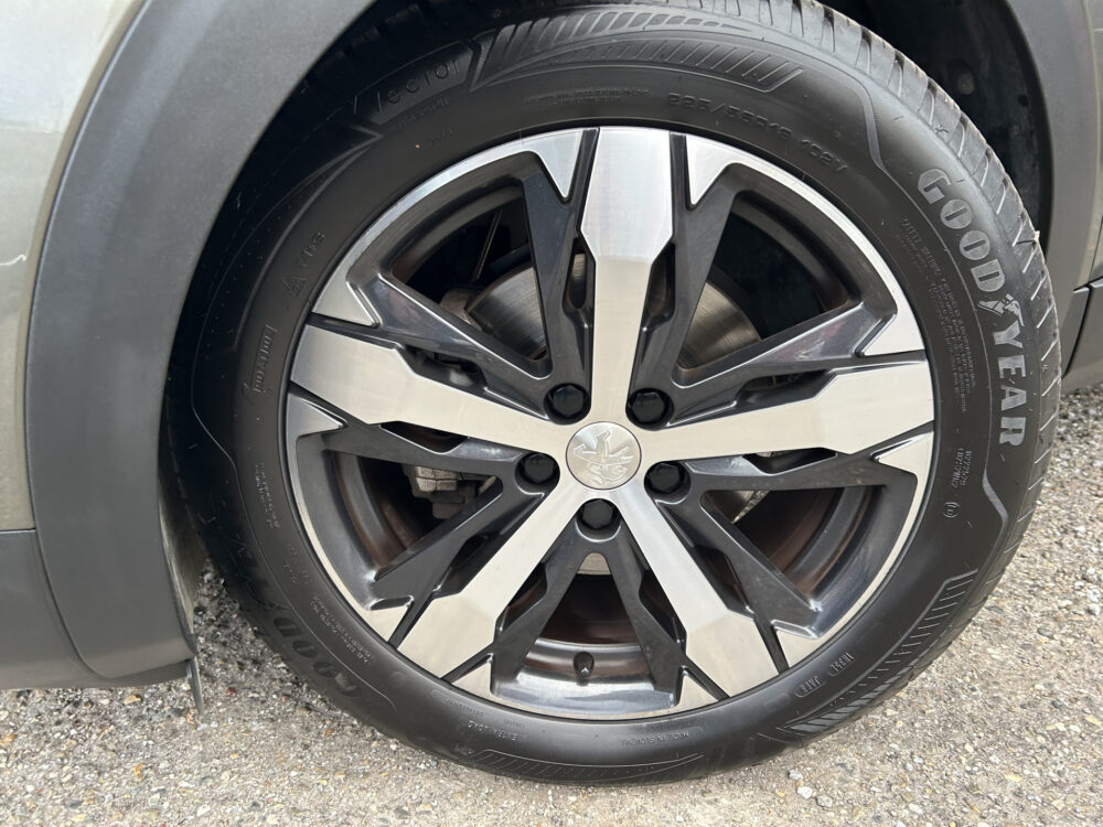 57856583-peugeot-3008-2016
