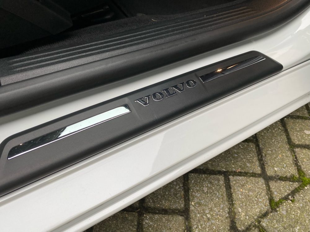Volvo V40 XB-696-K